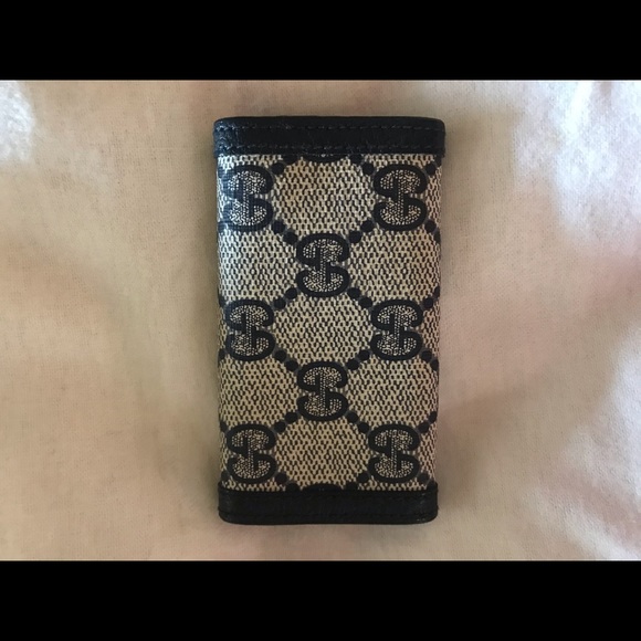 Gucci Vintage GG Signature Leather 4 Key Holser - Picture 2 of 8